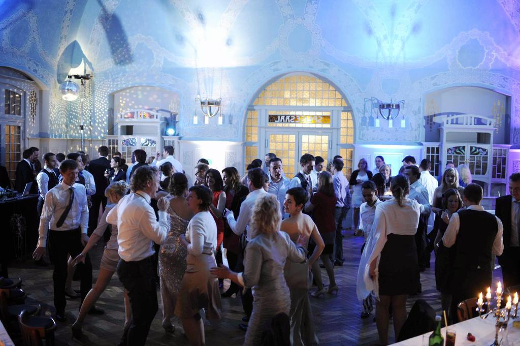 Kurhaus Berguen Hotel Ngoại thất bức ảnh