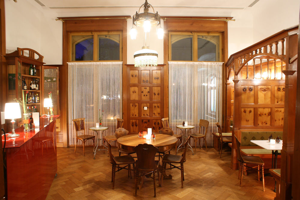 Kurhaus Berguen Hotel Ngoại thất bức ảnh