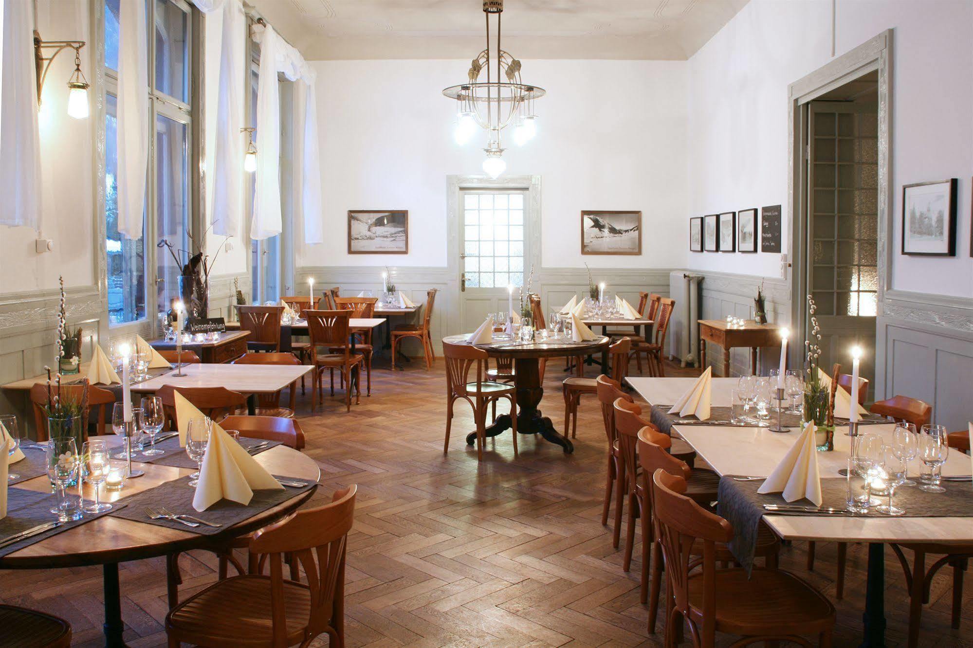 Kurhaus Berguen Hotel Ngoại thất bức ảnh
