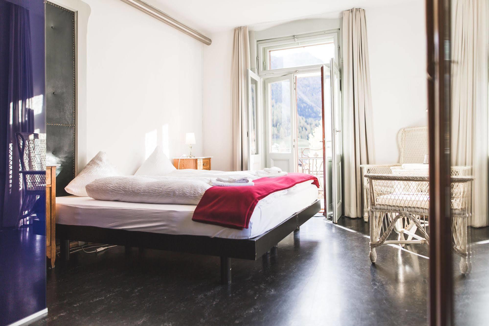 Kurhaus Berguen Hotel Ngoại thất bức ảnh